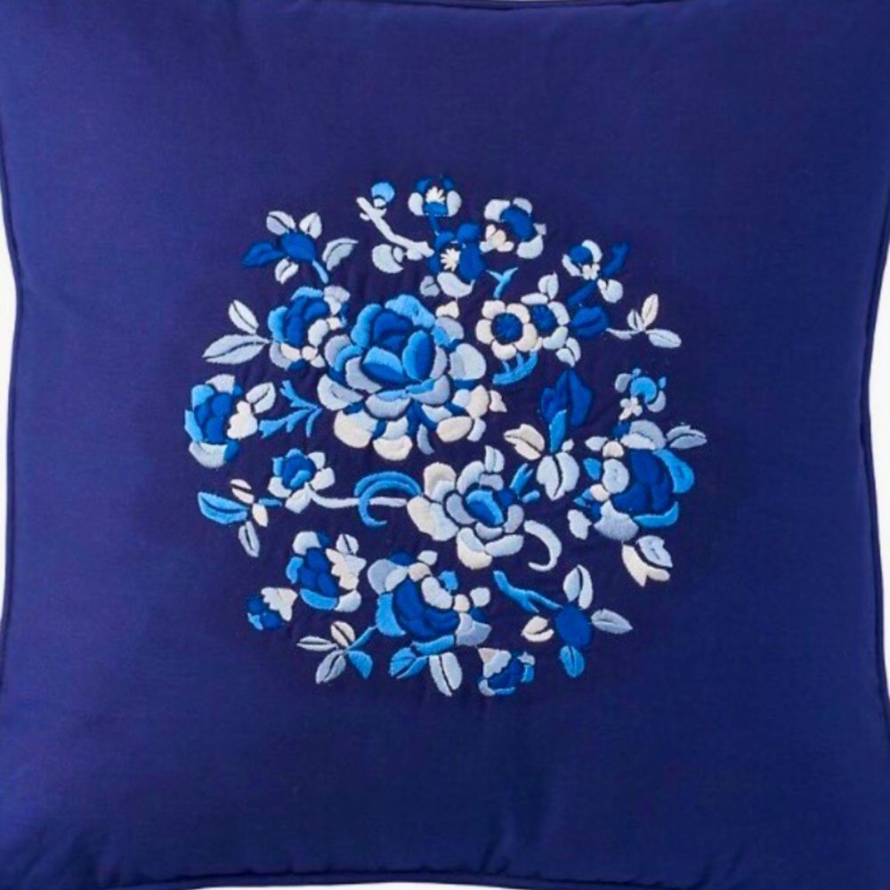 CHAPS Home Mandarin Garden Throw Pillow.  NWT.